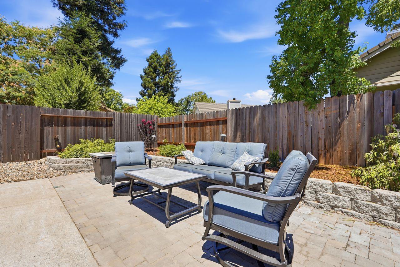 3609 Grimshaw Way
