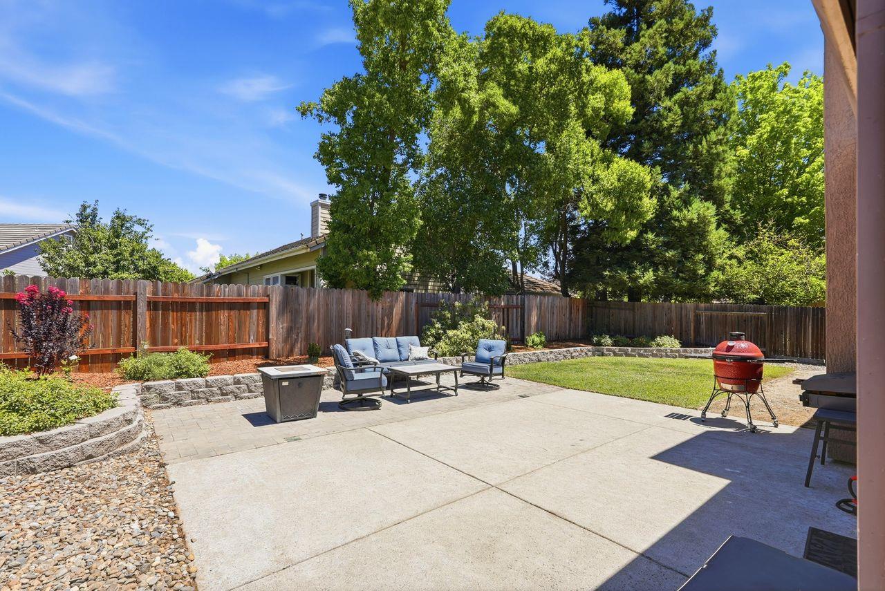 3609 Grimshaw Way