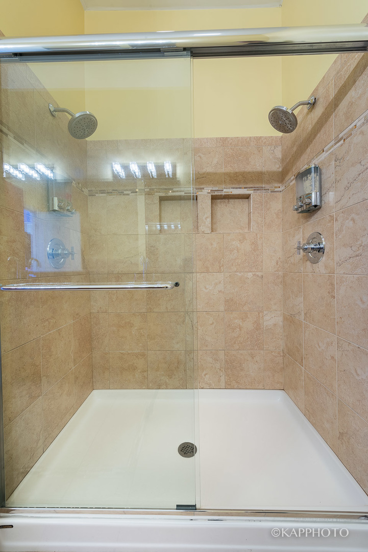 1240 W Monroe Street Unit: 11R