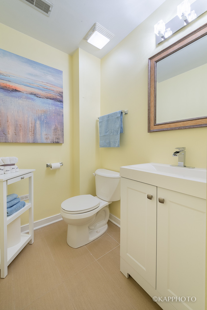 1240 W Monroe Street Unit: 11R