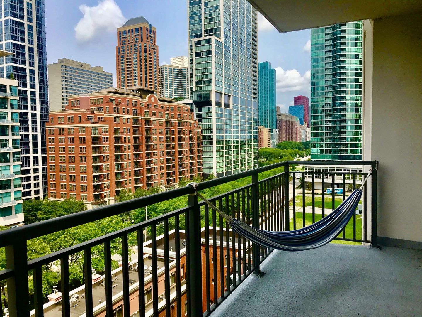 1322 S Prairie Avenue Unit: 1007