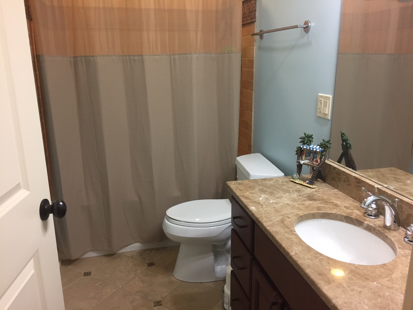 1526 W Monroe Street Unit: 301