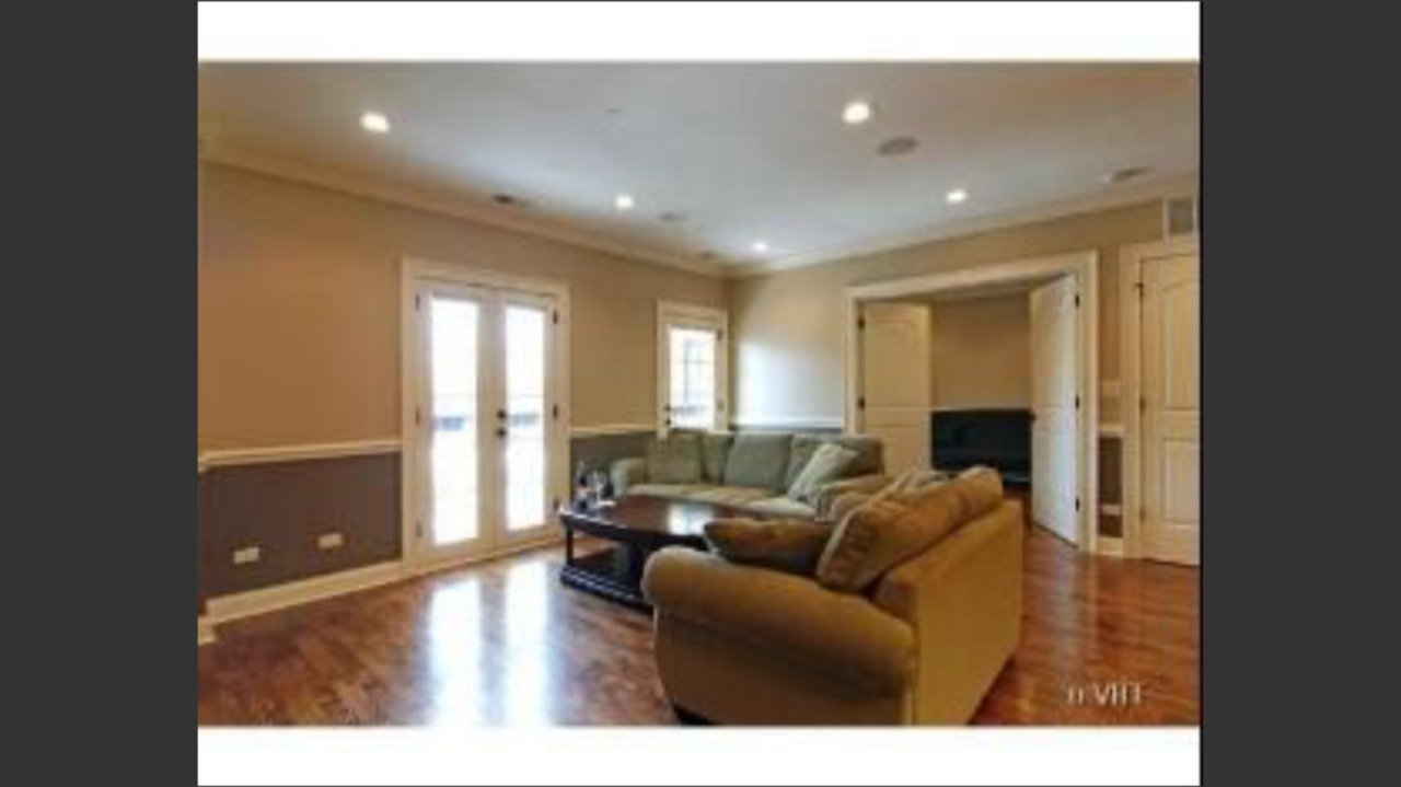 1526 W Monroe Street Unit: 301