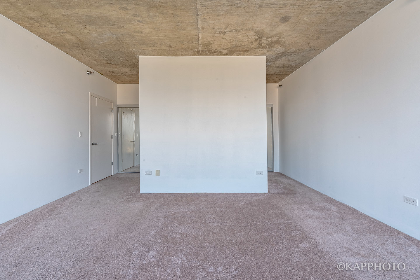 611 S Wells Street Unit: 2406