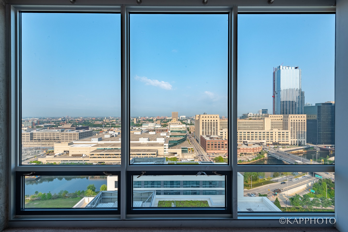 611 S Wells Street Unit: 2406