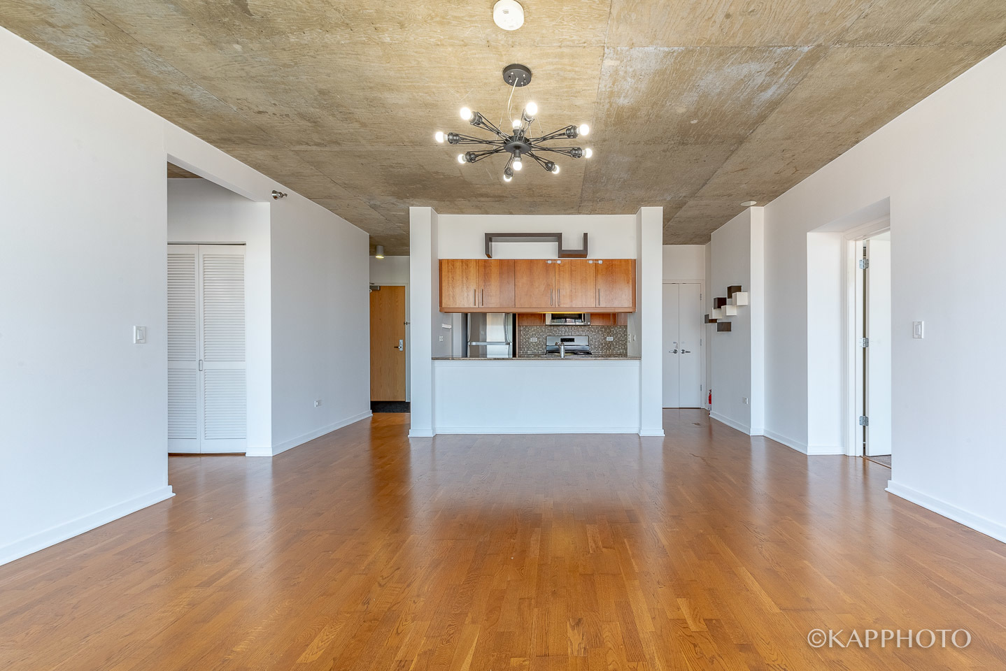 611 S Wells Street Unit: 2406