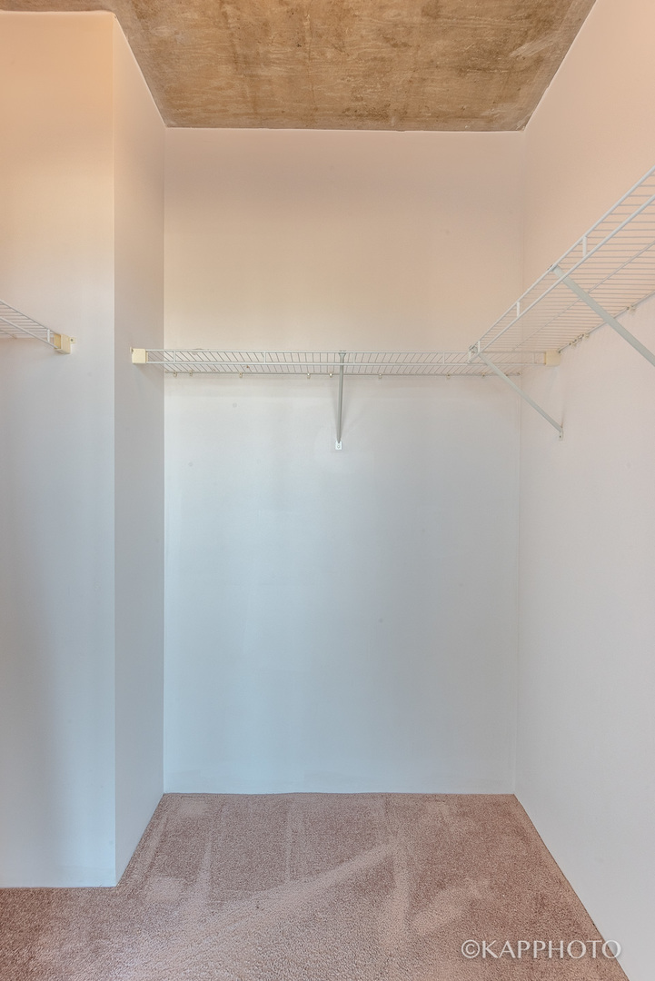 611 S Wells Street Unit: 2406