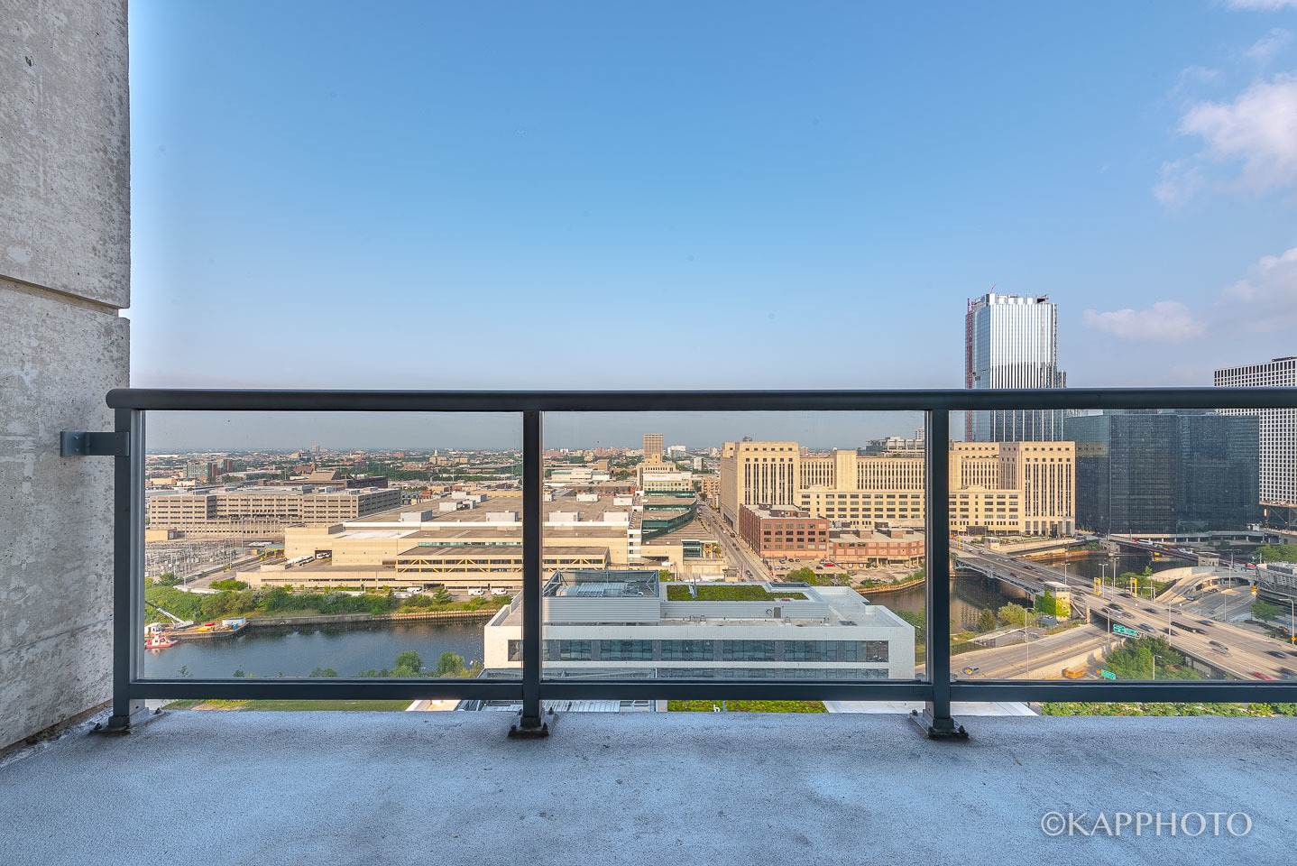 611 S Wells Street Unit: 2406