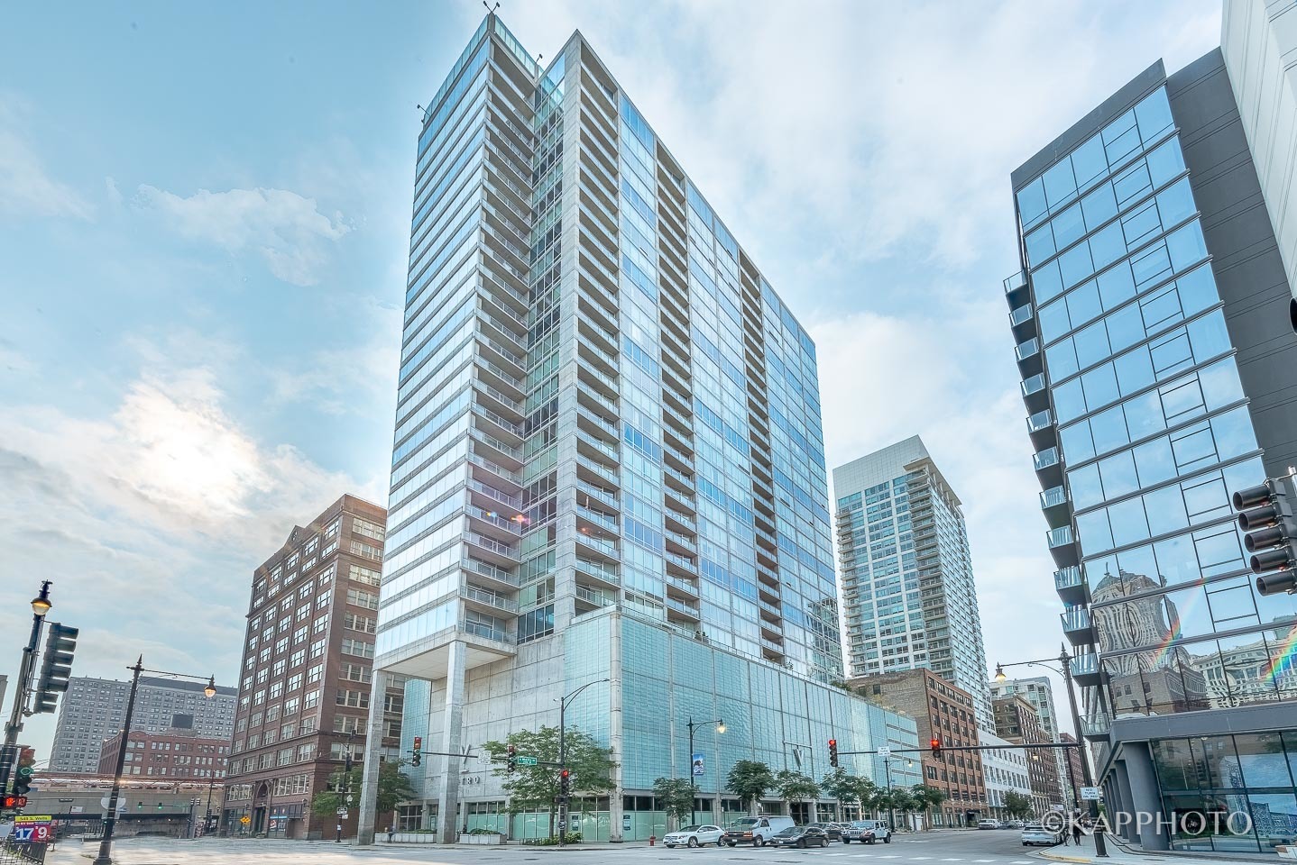 611 S Wells Street Unit: 2406