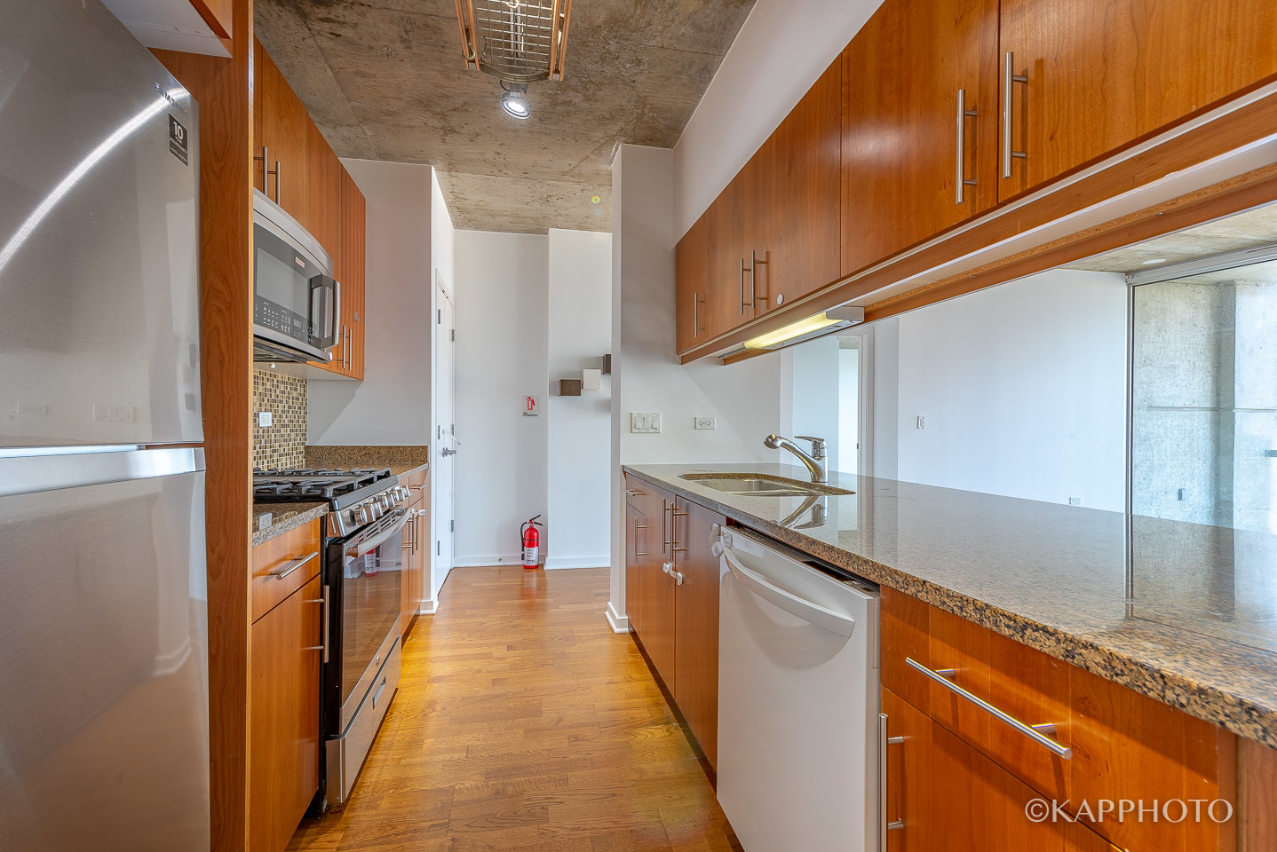 611 S Wells Street Unit: 2406