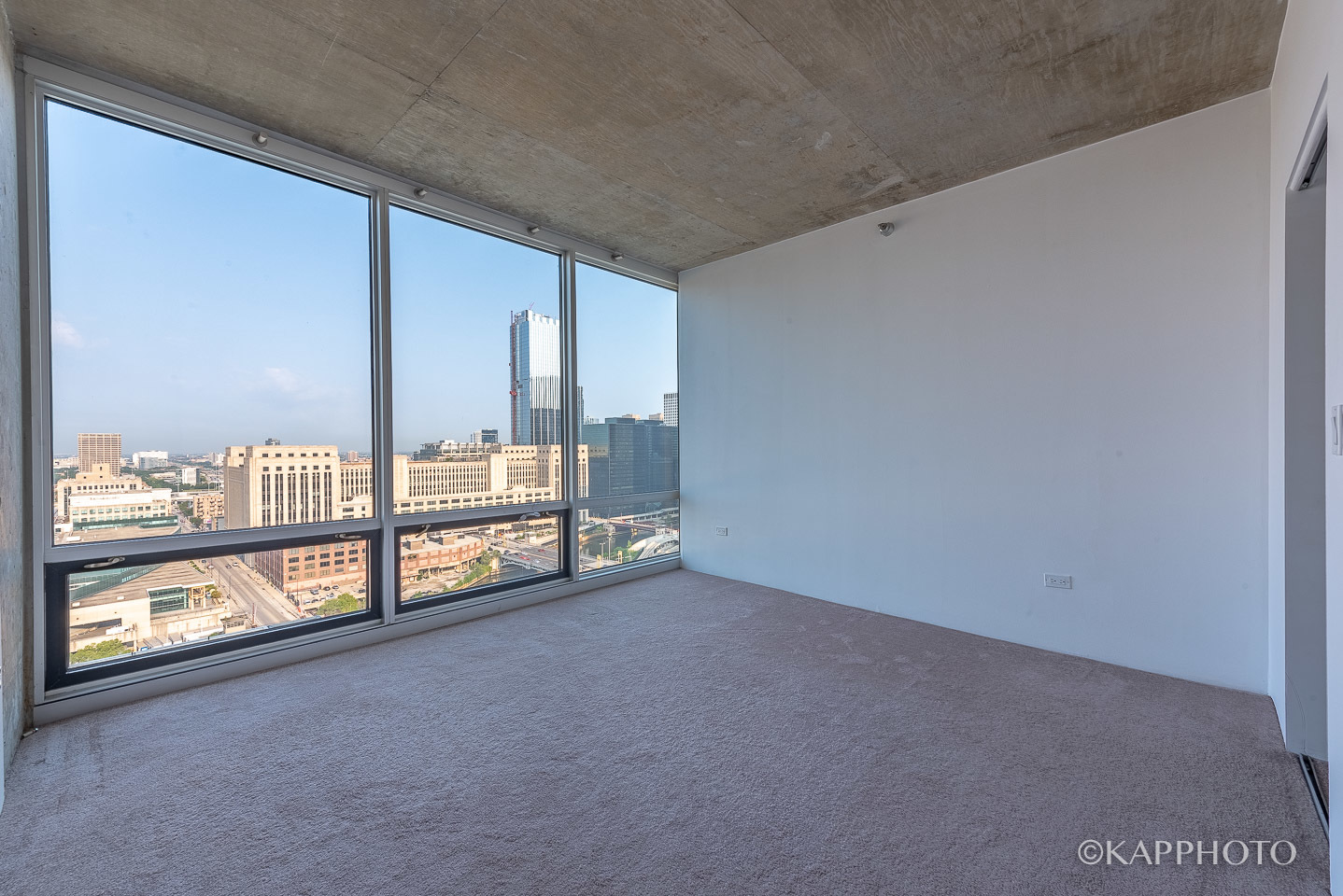 611 S Wells Street Unit: 2406