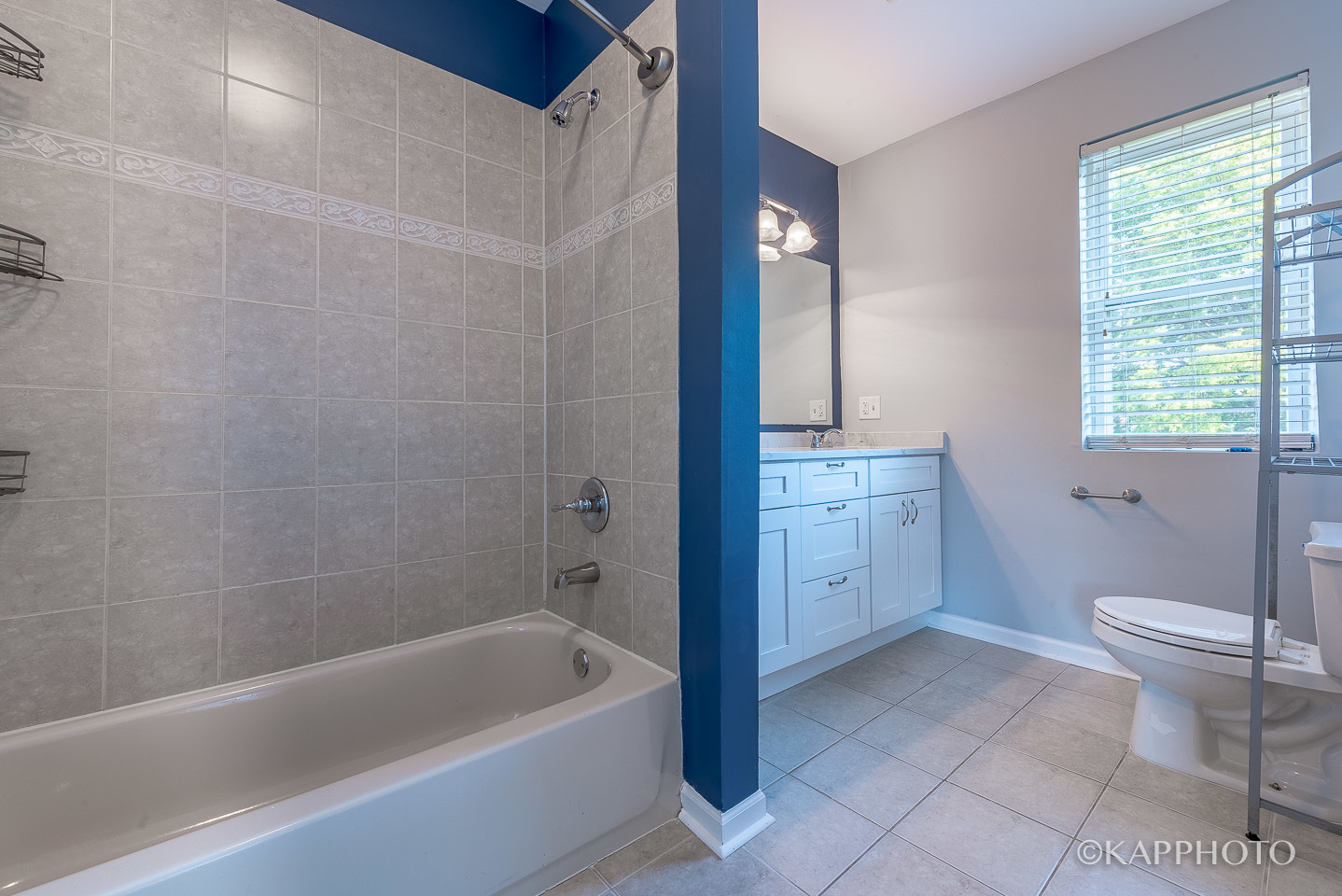 1926 N Sawyer Avenue