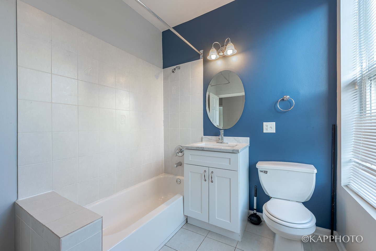 1926 N Sawyer Avenue