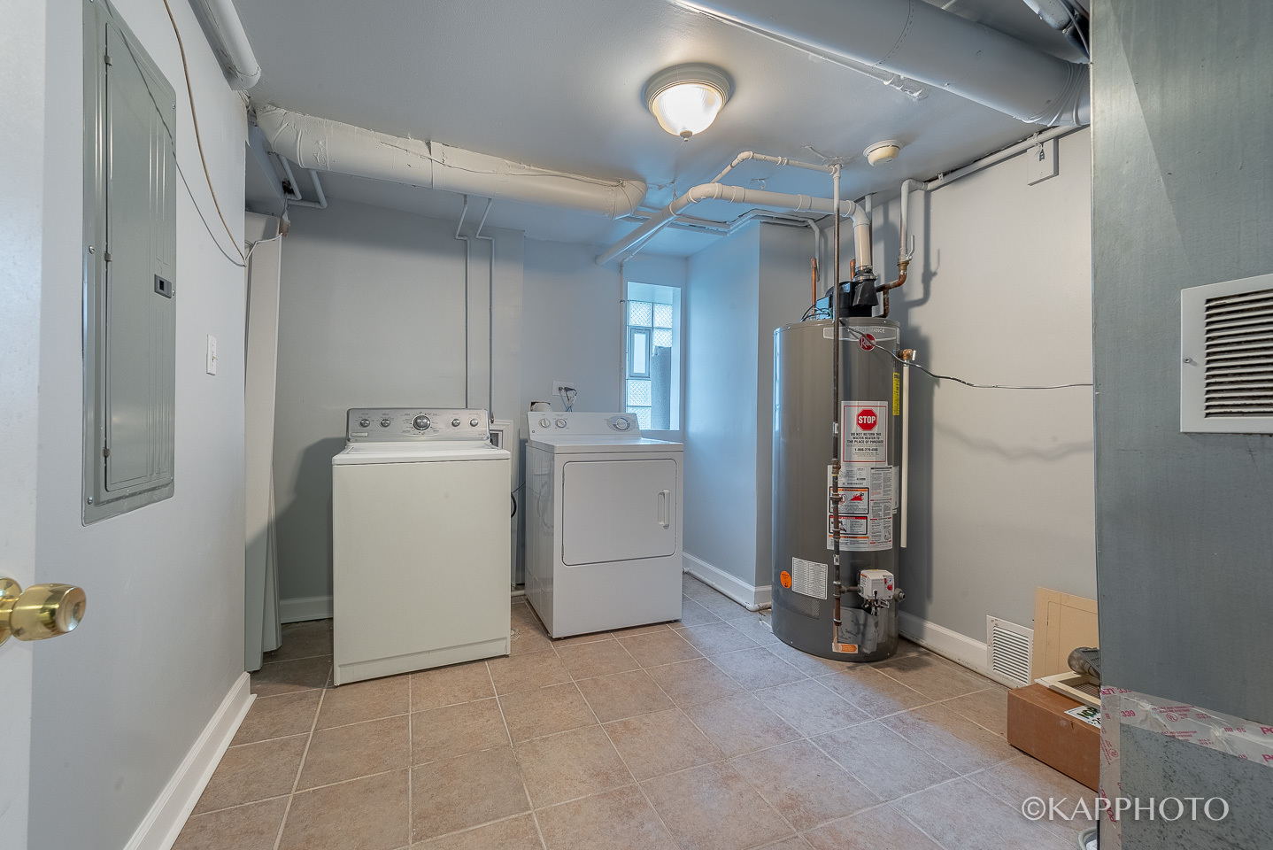 1926 N Sawyer Avenue