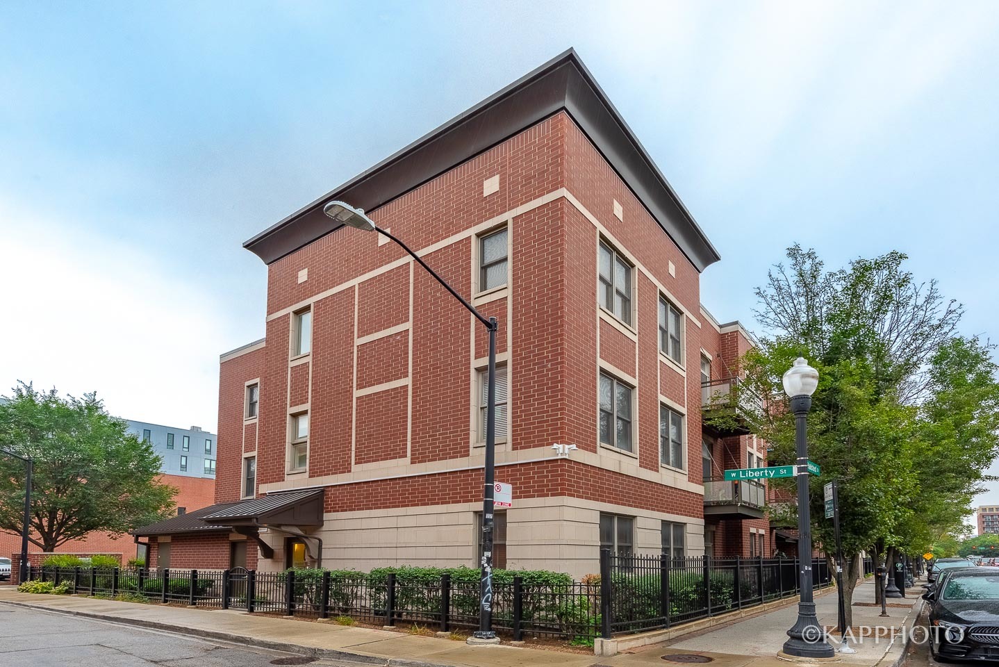 757 W Liberty Street Unit: 207