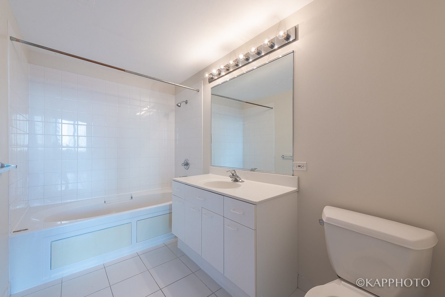 1845 S Michigan Avenue Unit: 607-608