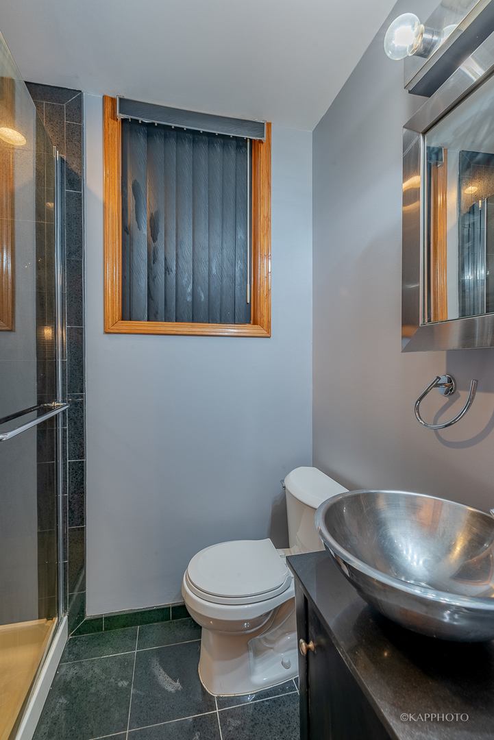 741 S Claremont Avenue Unit: G