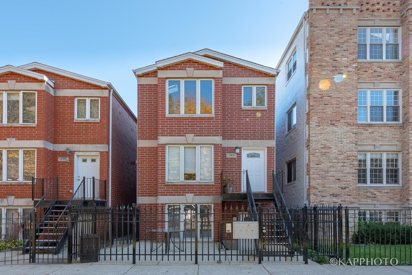 741 S Claremont Avenue Unit: G