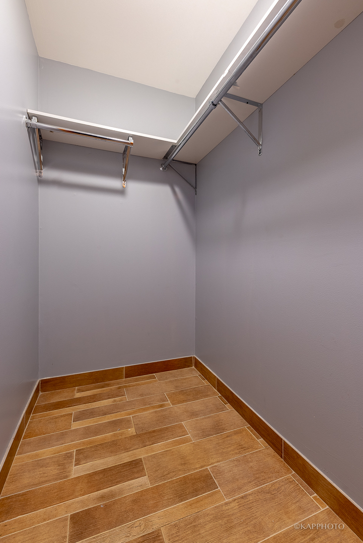 741 S Claremont Avenue Unit: G