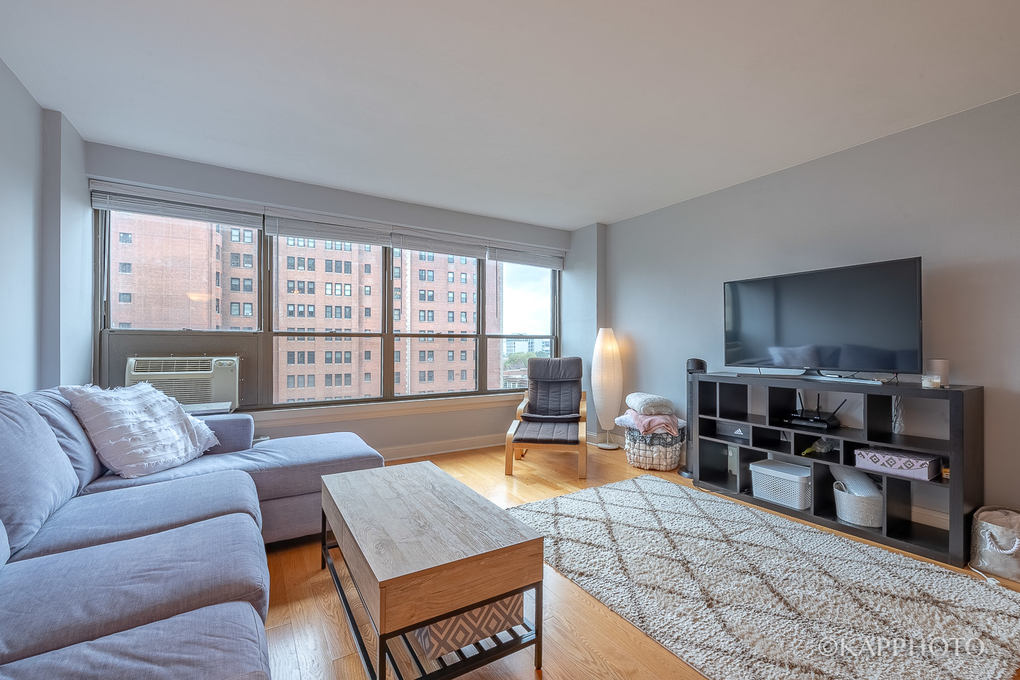 2930 N Sheridan Road Unit: 903