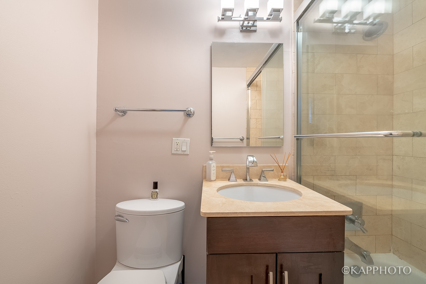 2930 N Sheridan Road Unit: 903