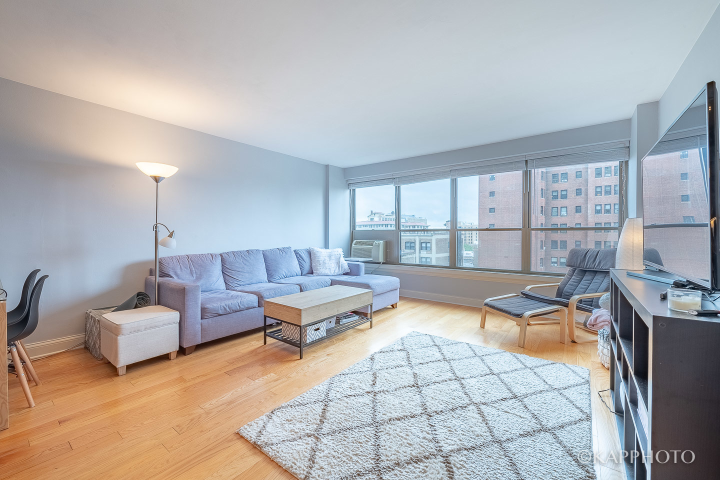 2930 N Sheridan Road Unit: 903