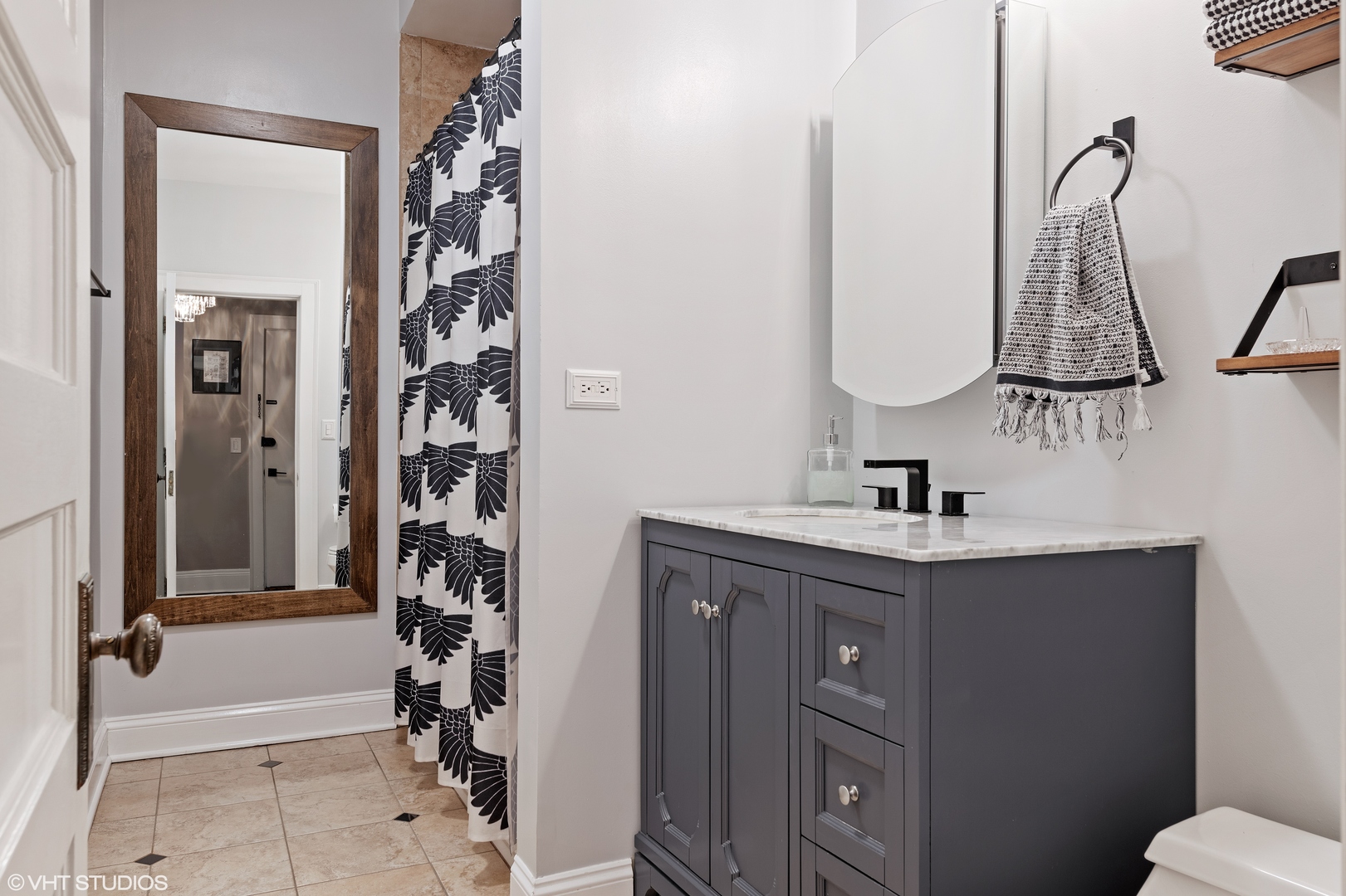 422 W Dickens Avenue Unit: 1