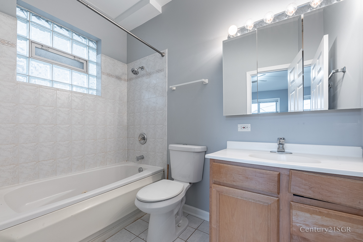 4507 S Lake Park Avenue Unit: 1S