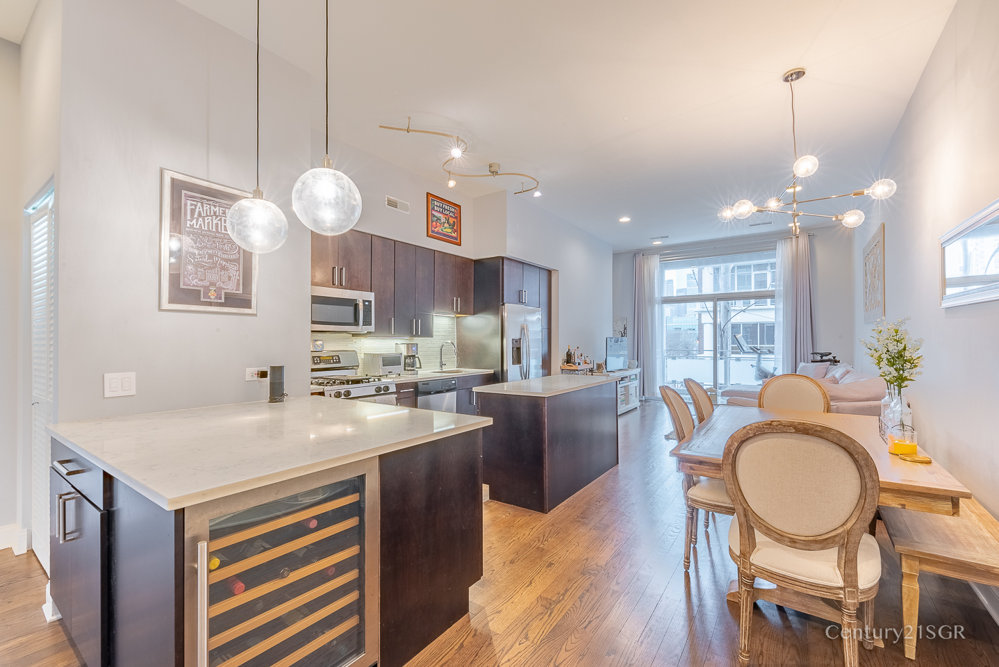 939 W Madison Street Unit: 301