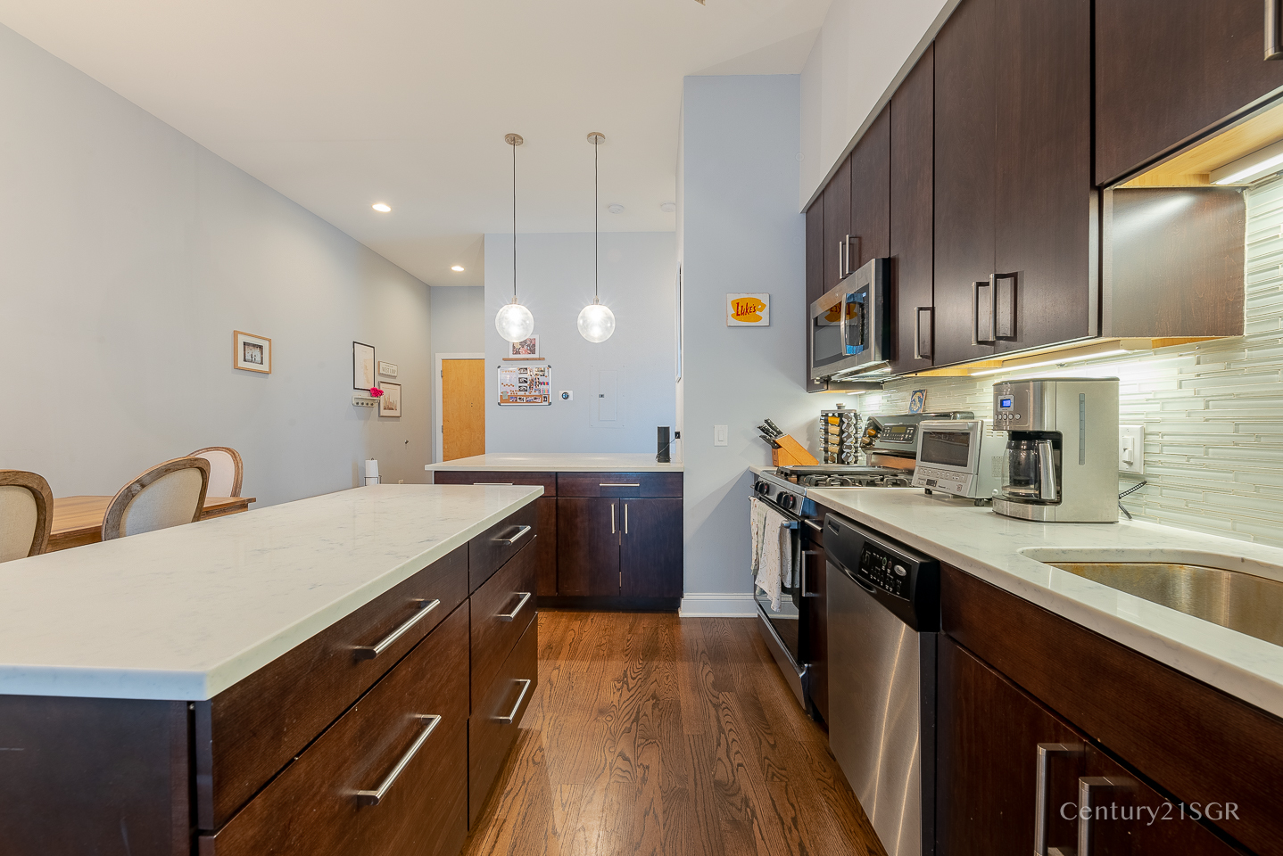 939 W Madison Street Unit: 301