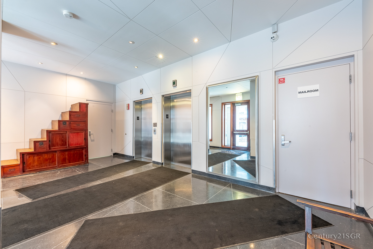939 W Madison Street Unit: 301