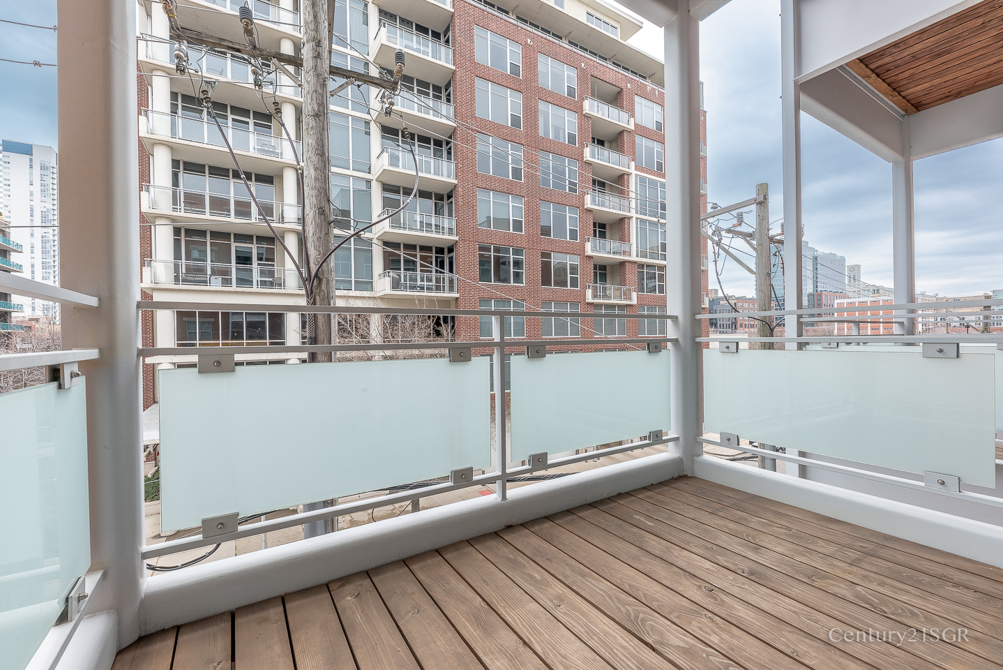 939 W Madison Street Unit: 301