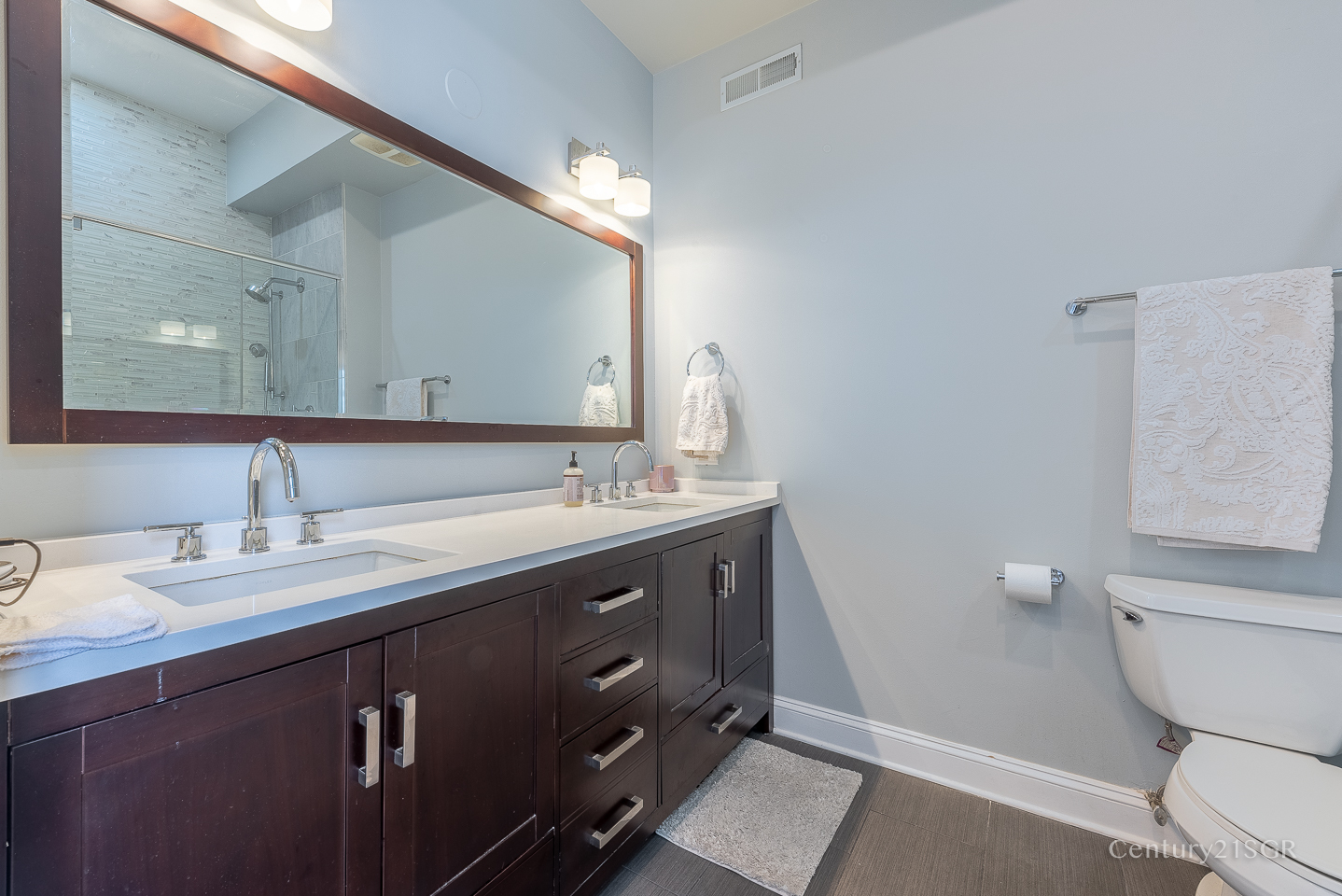 939 W Madison Street Unit: 301