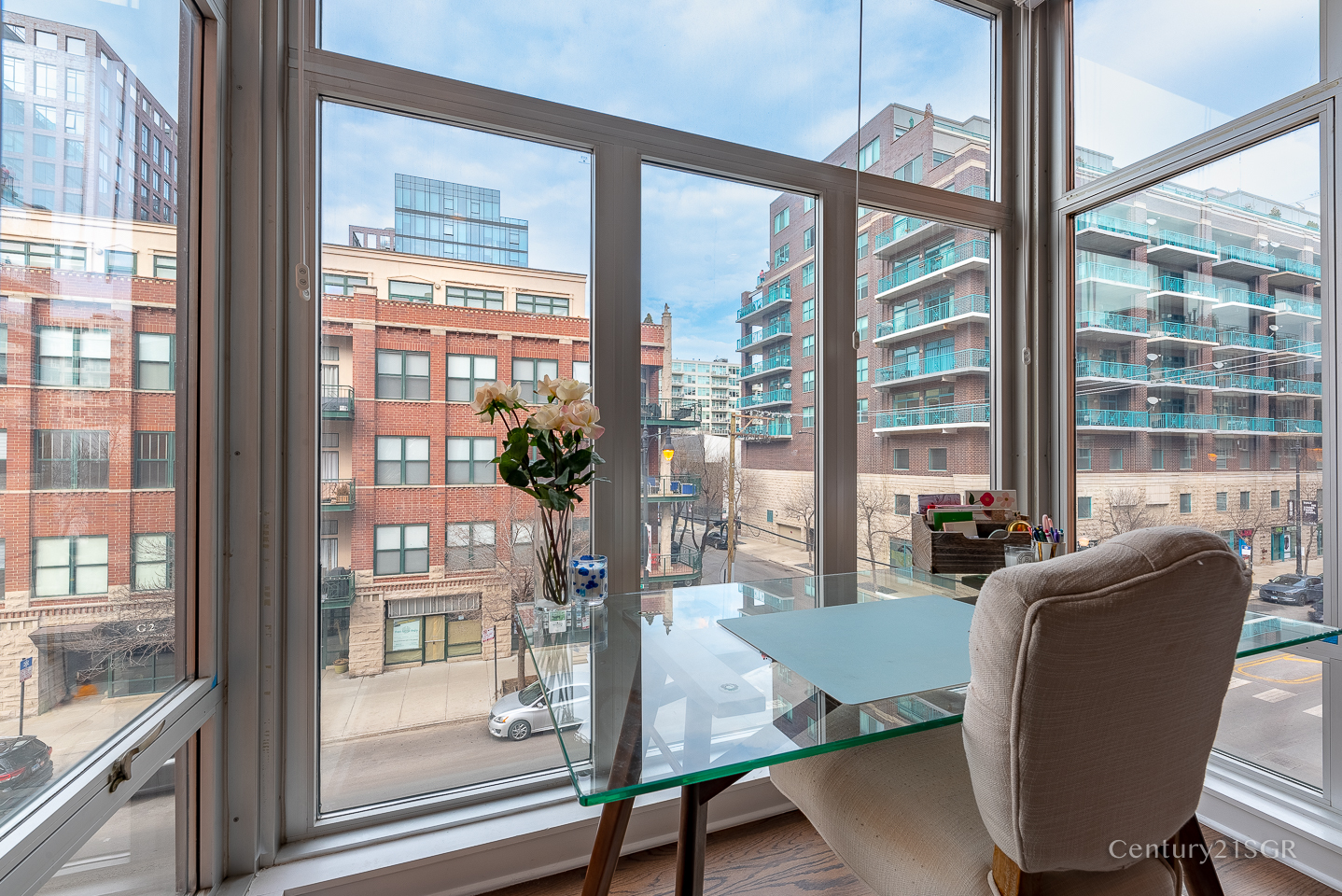 939 W Madison Street Unit: 301