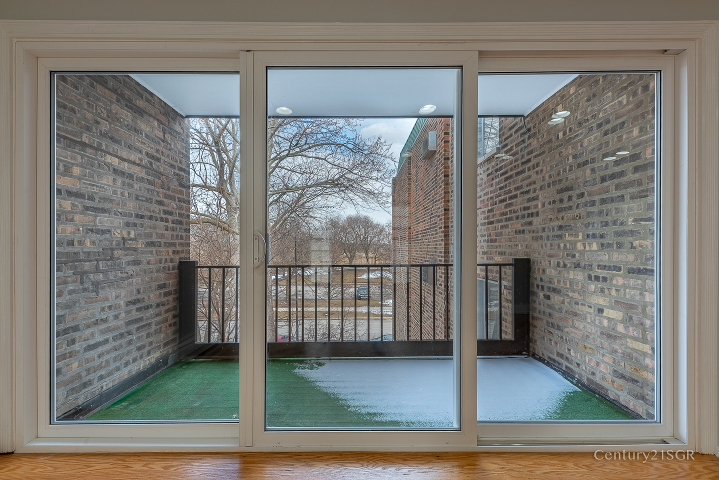 4136 N California Avenue Unit: 302