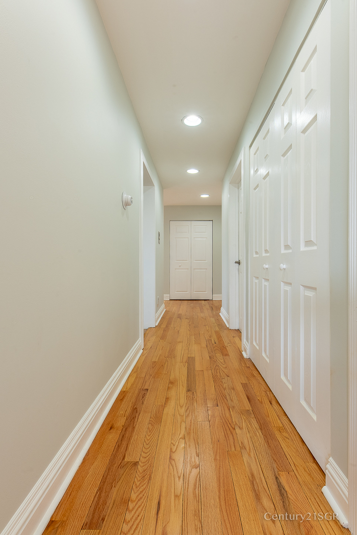 4136 N California Avenue Unit: 302