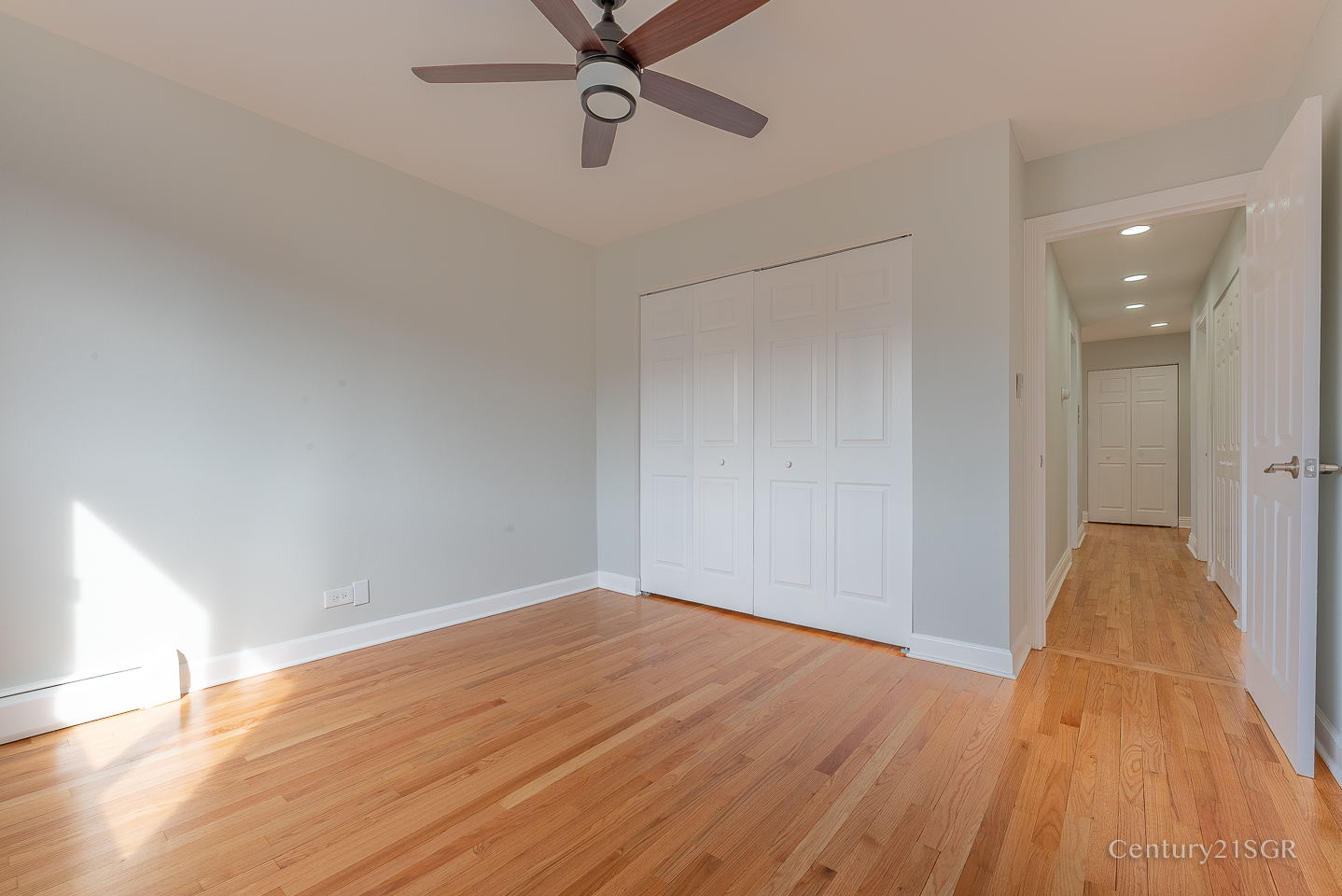 4136 N California Avenue Unit: 302