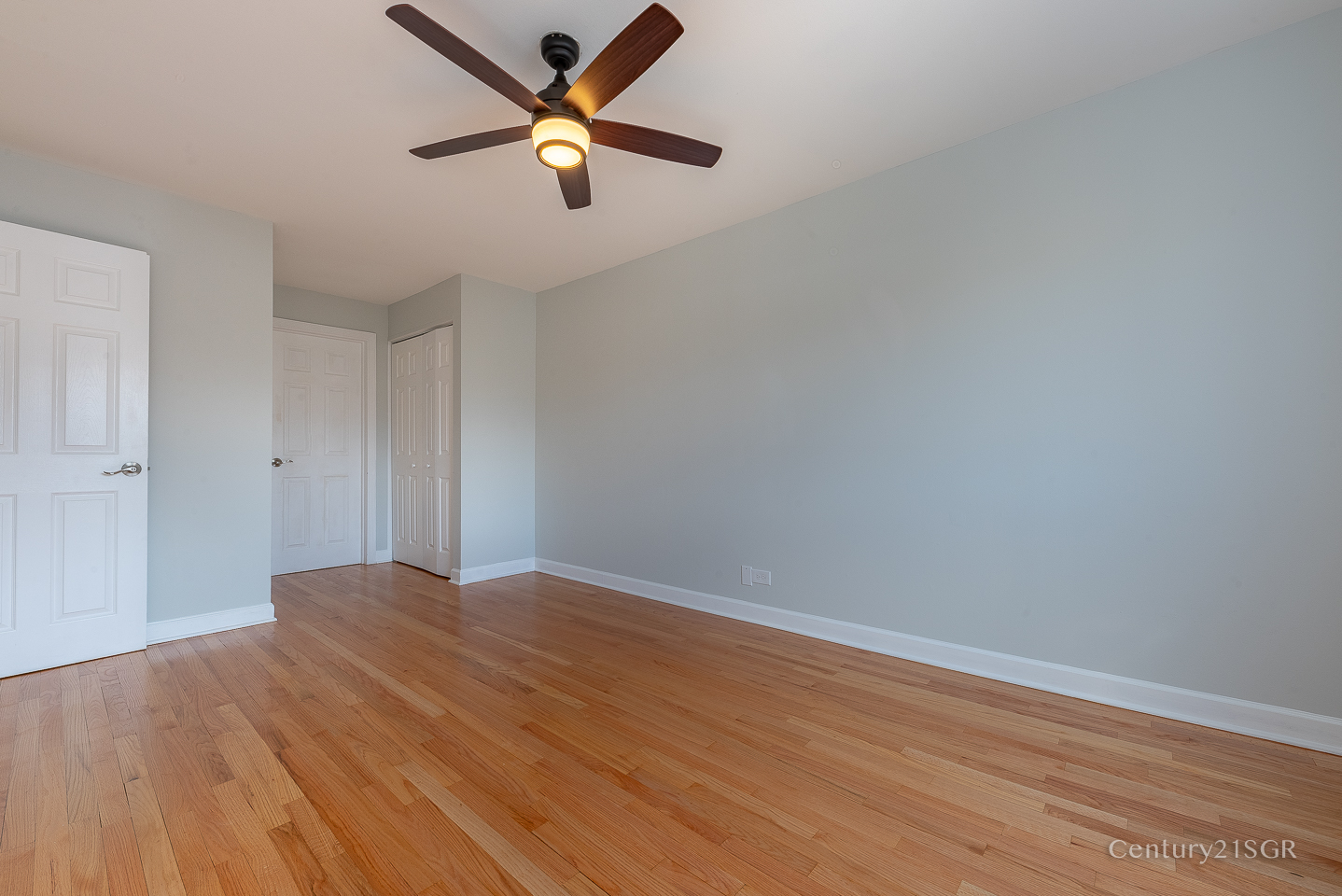 4136 N California Avenue Unit: 302