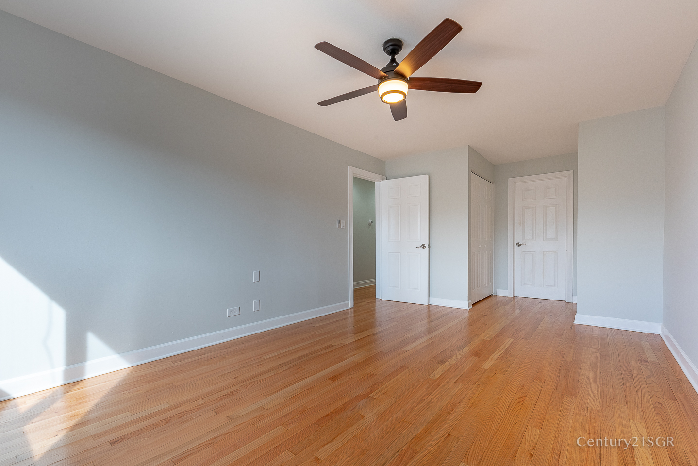 4136 N California Avenue Unit: 302