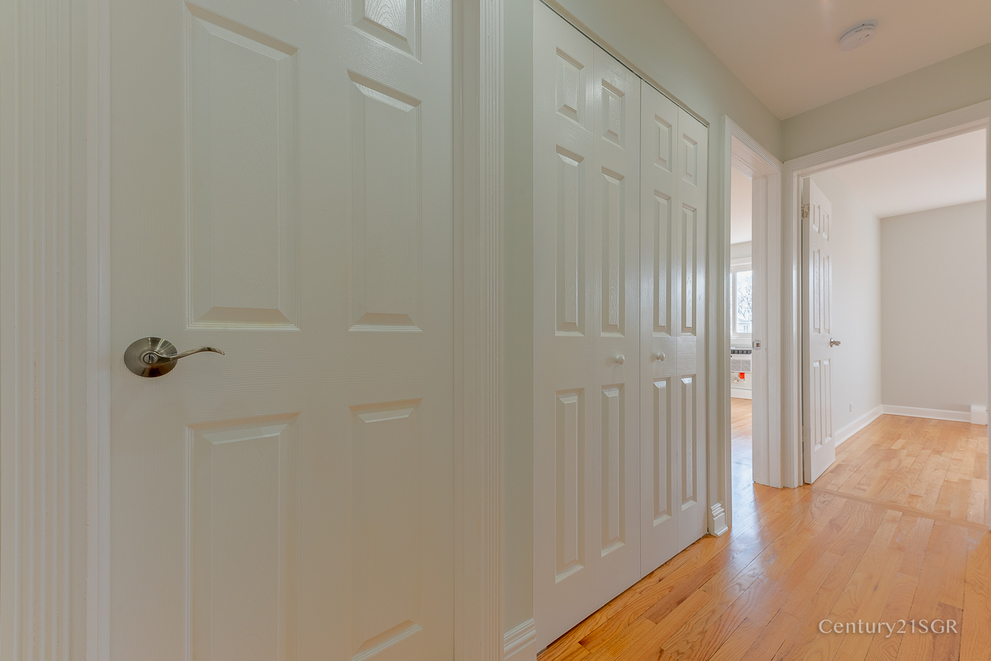 4136 N California Avenue Unit: 302