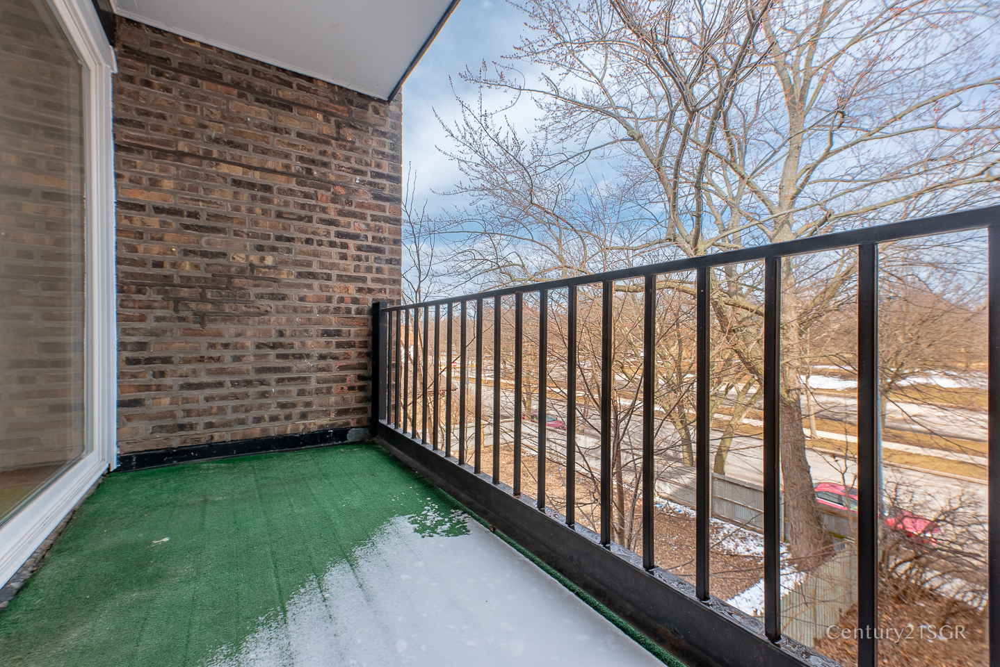 4136 N California Avenue Unit: 302