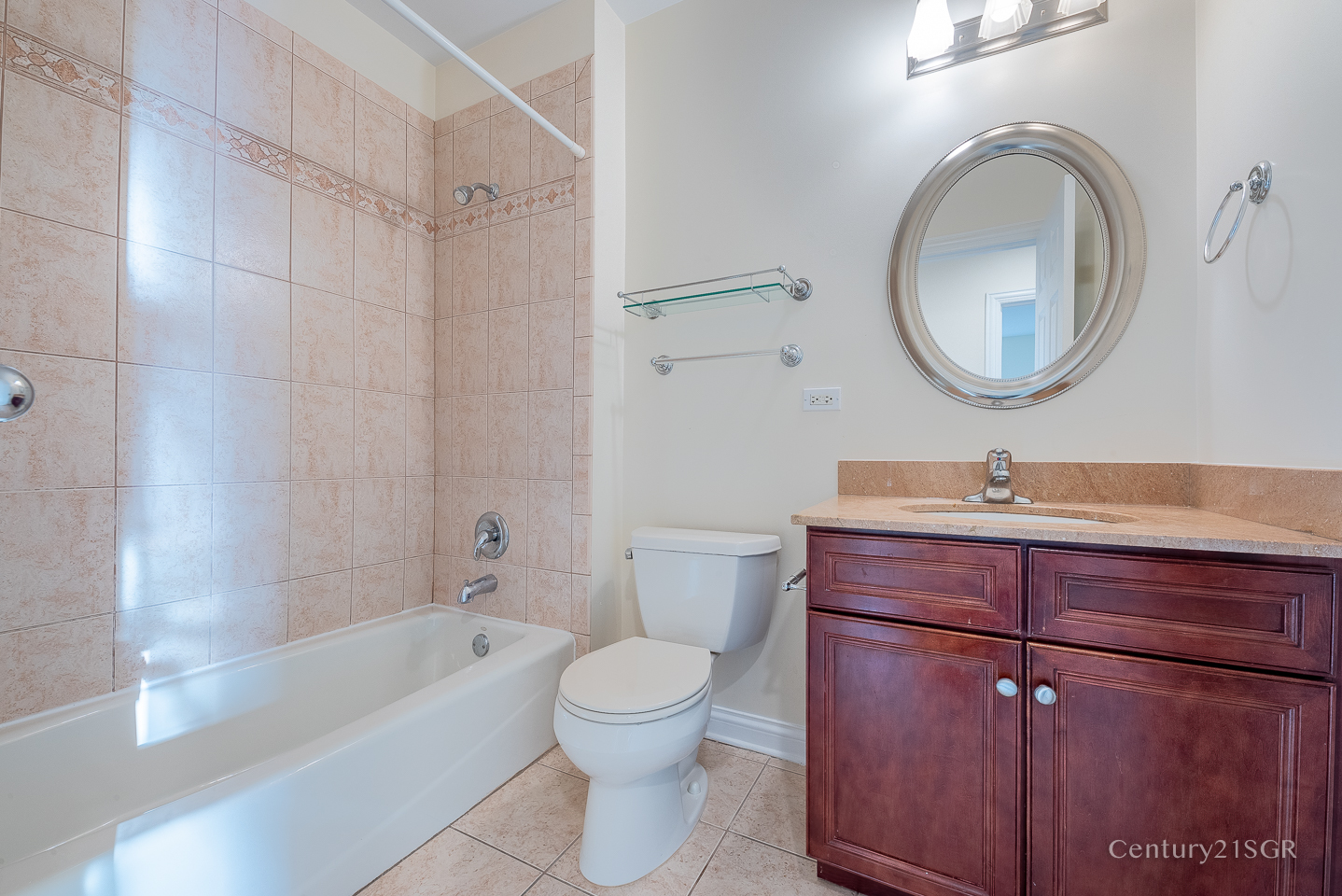 301 S Leavitt Street Unit: 3S