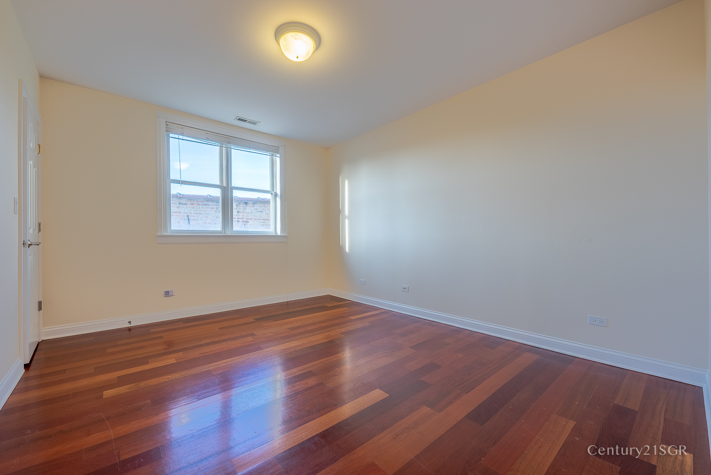301 S Leavitt Street Unit: 3S