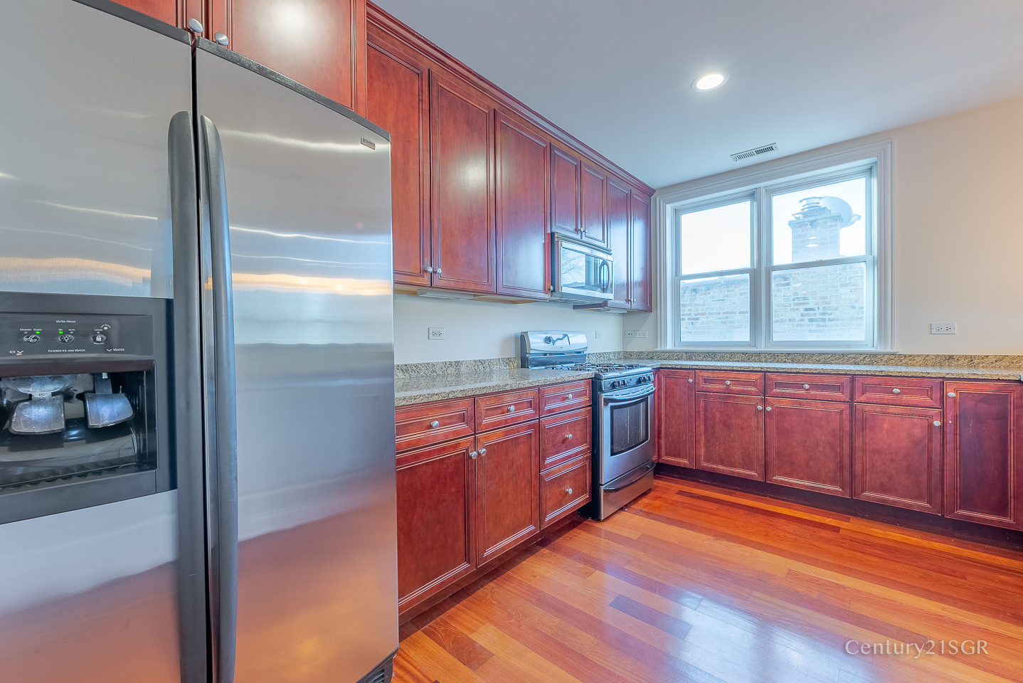 301 S Leavitt Street Unit: 3S
