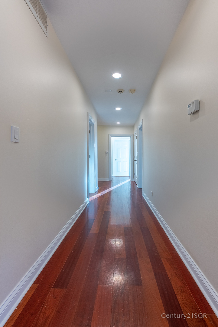 301 S Leavitt Street Unit: 3S