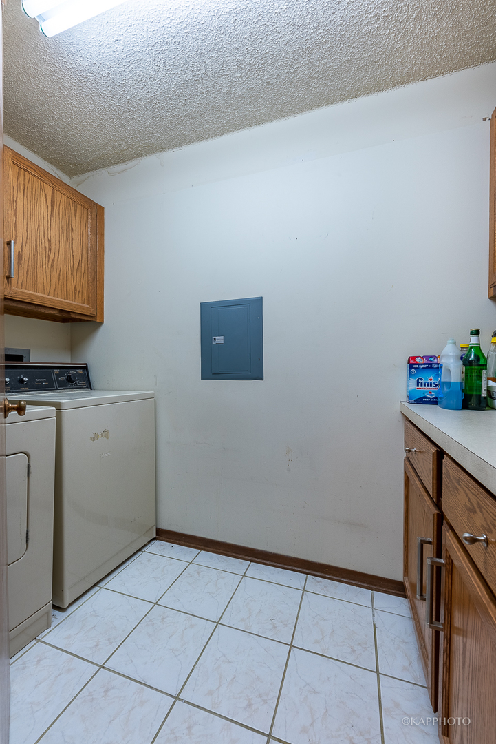 6300 W Montrose Avenue Unit: 201