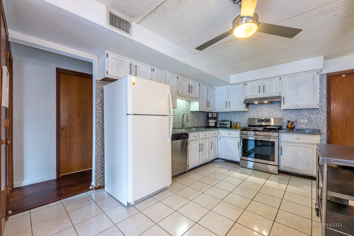 6300 W Montrose Avenue Unit: 201