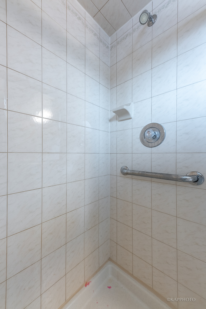 6300 W Montrose Avenue Unit: 201