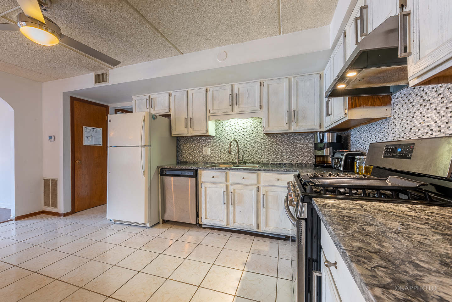 6300 W Montrose Avenue Unit: 201