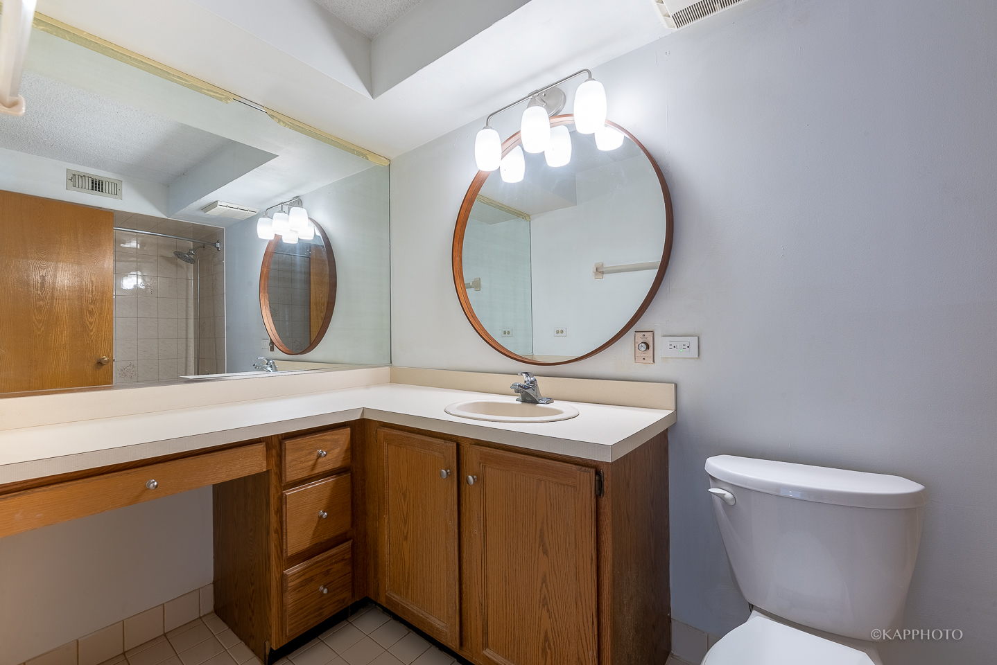 6300 W Montrose Avenue Unit: 201